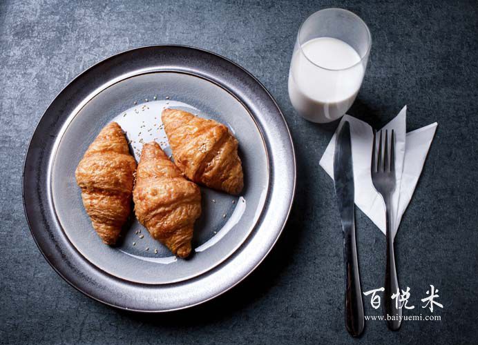 面包的分類有什么,想學(xué)習(xí)面包去哪里學(xué)比較好？